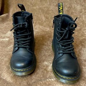 Used Dr. Martens Juniors' 1460 Lace Up Boots, size 13